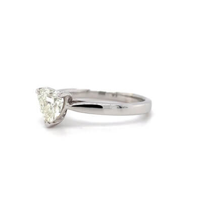 Pre-Owned 1.00ct Heart cut Diamond Classic Engagement ring set in 18ct White Gold