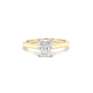 Pre-Owned 1.10ct Radiant cut Diamond Classic Engagement ring set in 18ct Yellow Gold