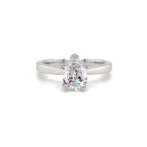 Pre-Owned 1.00ct Pear cut Diamond Classic Engagement ring set in Platinum